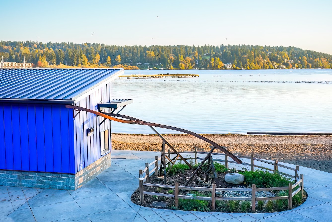 Public Art Sculpture next to Lake Washington 